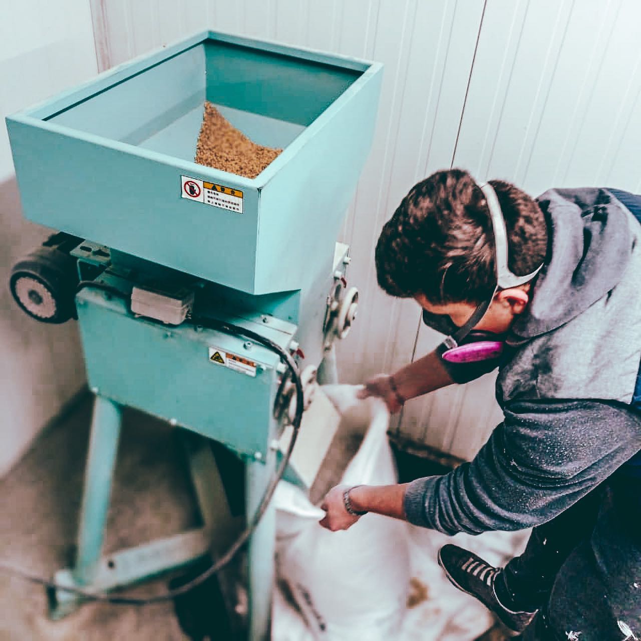 開辦一個啤酒廠至少需要什么設備？